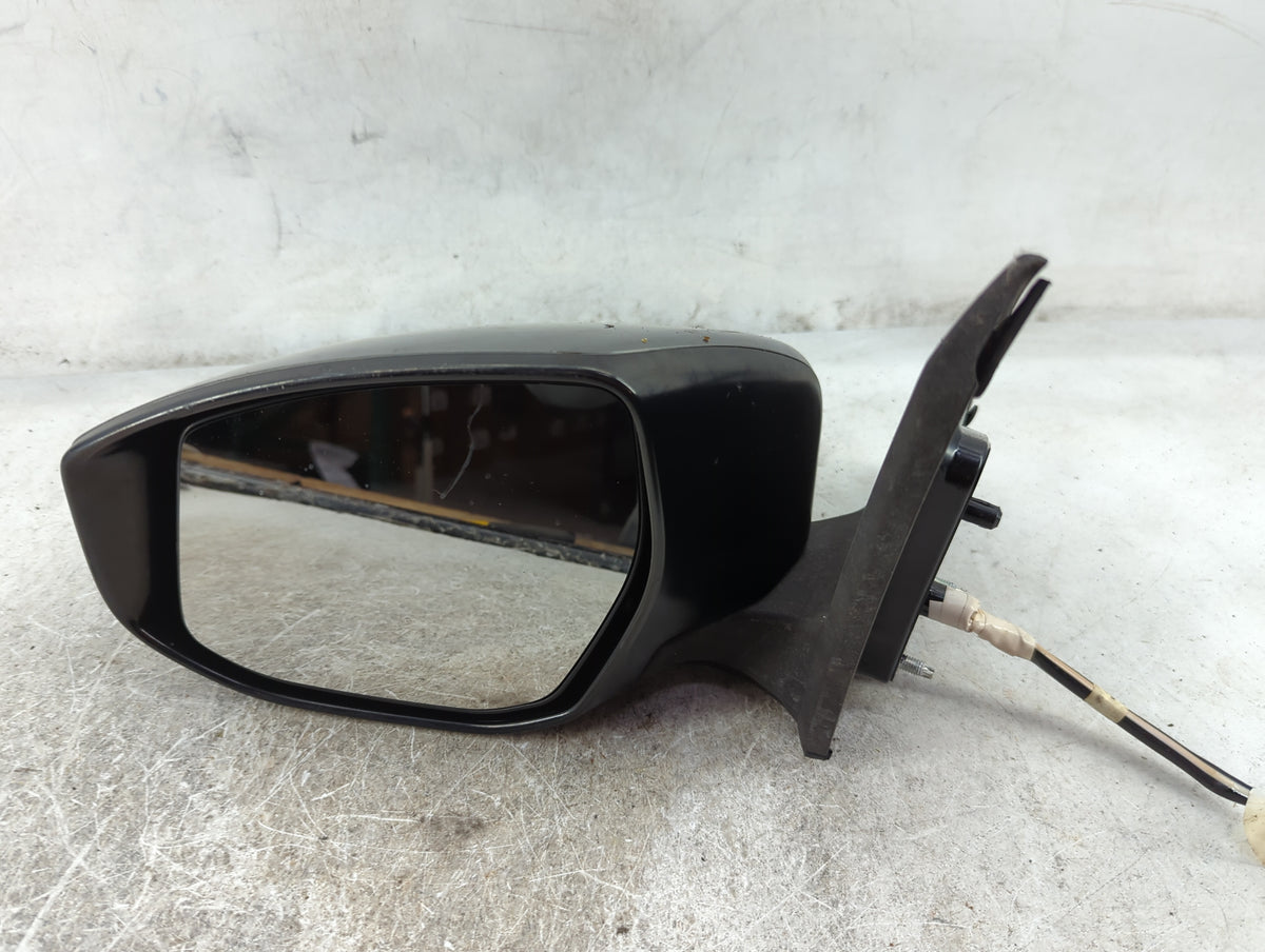 2016-2019 Nissan Sentra Driver Side View Mirror - Left Door Mirror OEM Used - Oemusedautoparts1.com