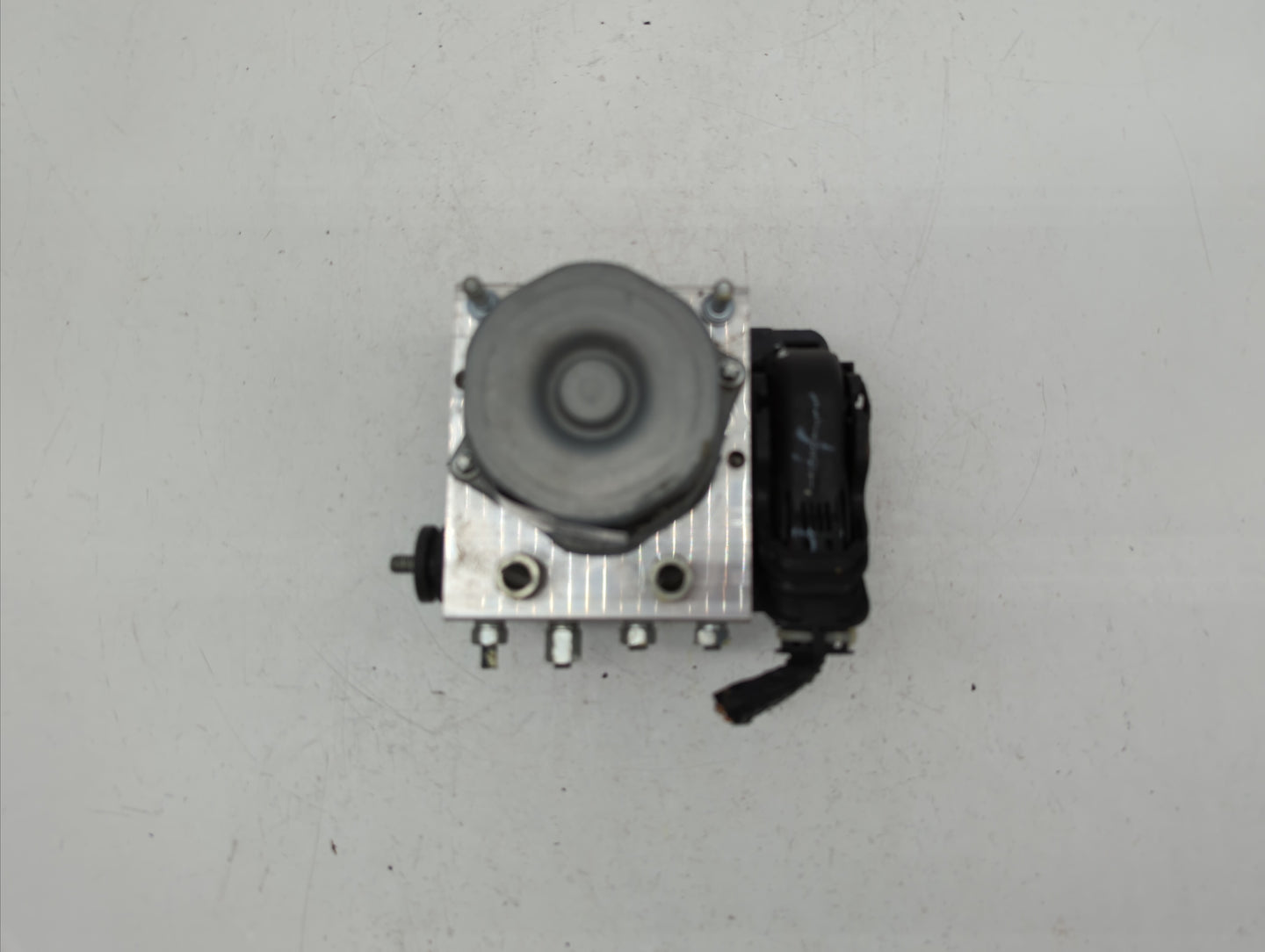 2016-2018 Nissan Sentra ABS Pump Control Module Replacement P/N:47660 5UD0C 47660 4FU0C Fits Fits 2016 2017 2018 OEM Used Au