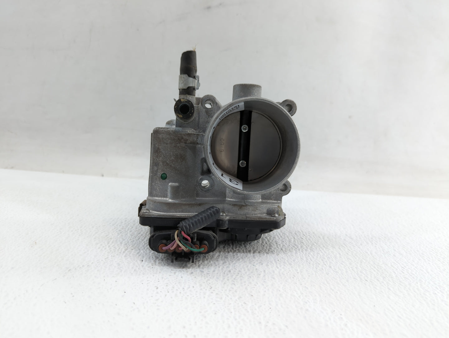 2013-2019 Nissan Sentra Throttle Body P/N:3RA60-01 C 3RA60-01 E, 3RA60-01 D Fits Fits 2013 2014 2015 2016 2017 2018 2019 OEM