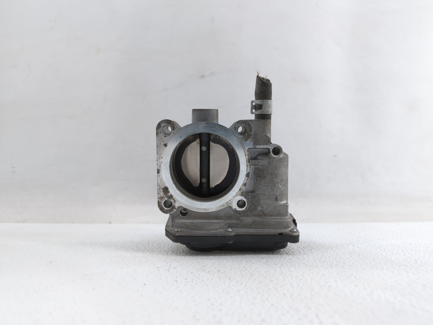 2013-2019 Nissan Sentra Throttle Body P/N:3RA60-01 C 3RA60-01 E, 3RA60-01 D Fits Fits 2013 2014 2015 2016 2017 2018 2019 OEM