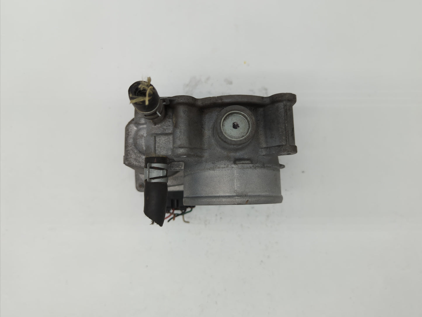 2013-2019 Nissan Sentra Throttle Body P/N:3RA60-01 C 3RA60-01 E, 3RA60-01 D Fits Fits 2013 2014 2015 2016 2017 2018 2019 OEM