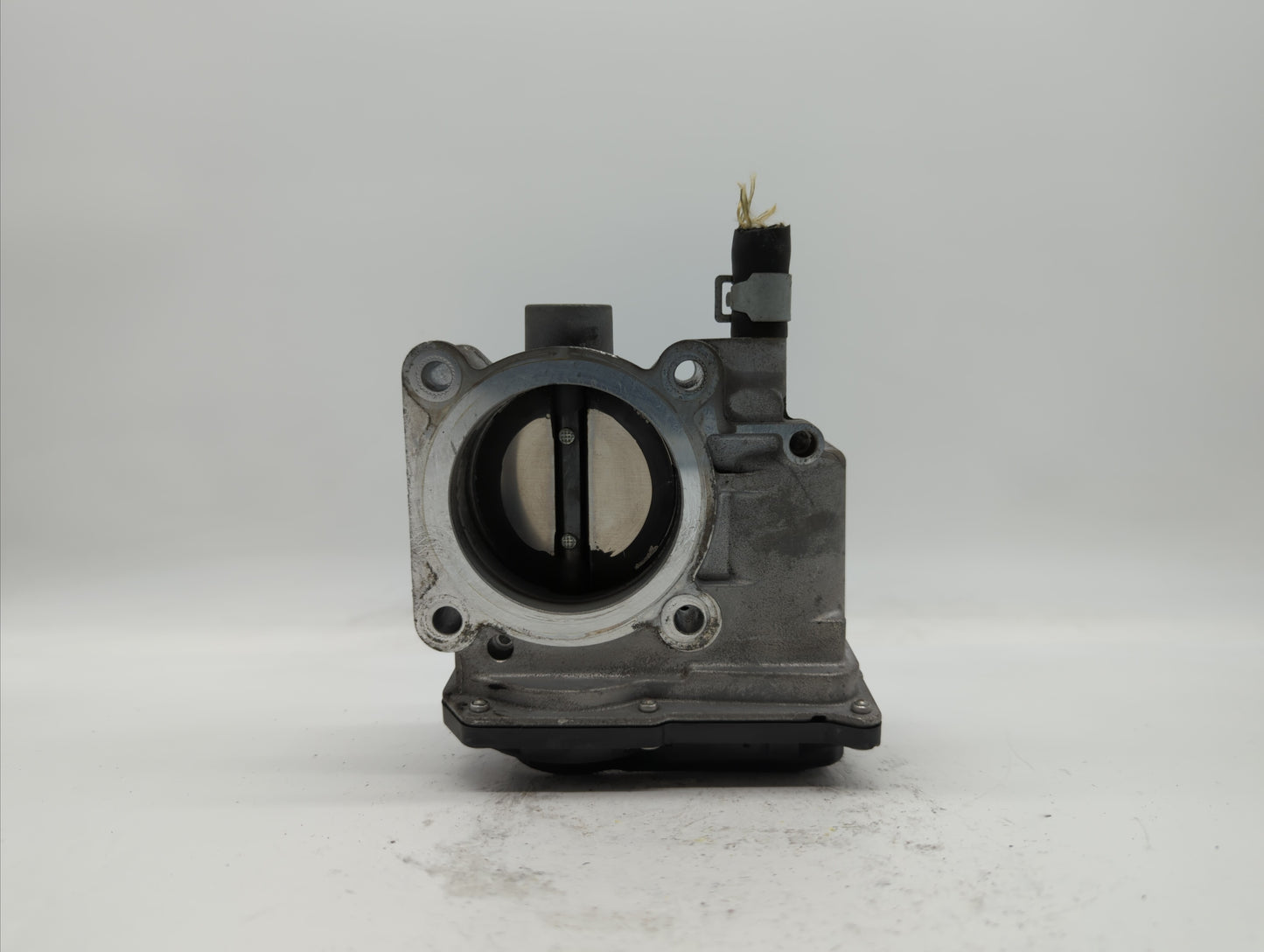 2013-2019 Nissan Sentra Throttle Body P/N:3RA60-01 C 3RA60-01 E, 3RA60-01 D Fits Fits 2013 2014 2015 2016 2017 2018 2019 OEM
