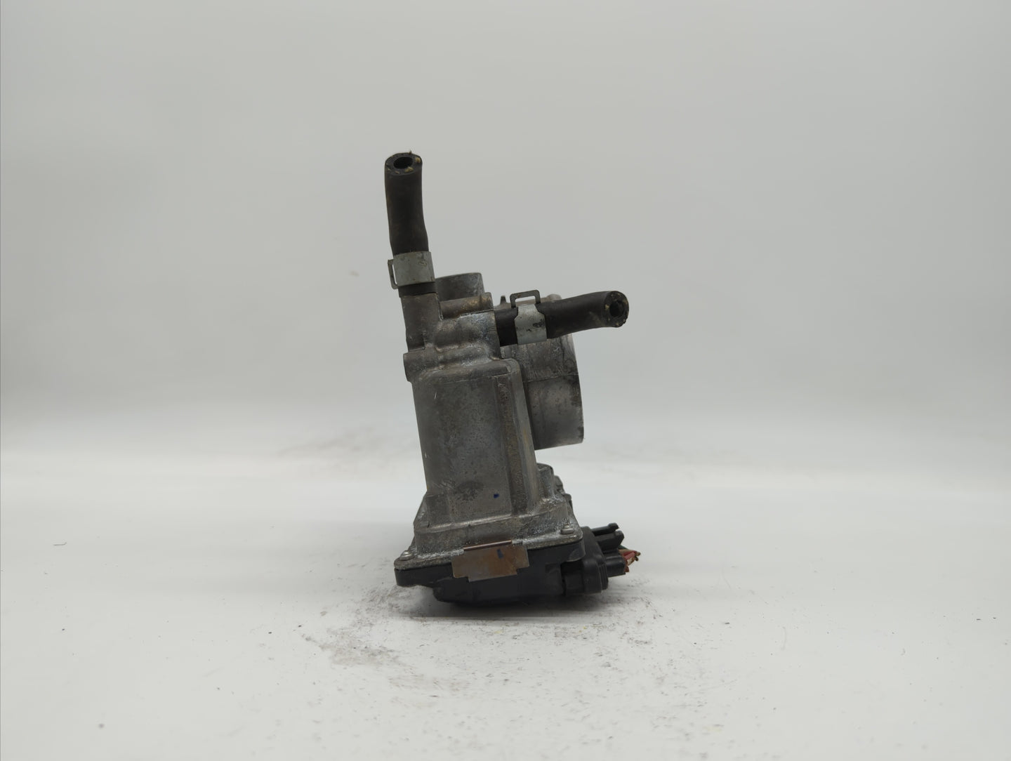 2013-2019 Nissan Sentra Throttle Body P/N:3RA60-01 C 3RA60-01 E, 3RA60-01 D Fits Fits 2013 2014 2015 2016 2017 2018 2019 OEM