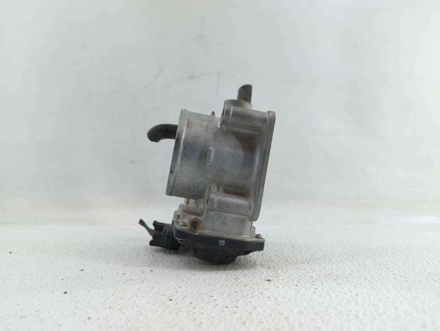2013-2019 Nissan Sentra Throttle Body P/N:3RA60-01 C 3RA60-01 E, 3RA60-01 D Fits Fits 2013 2014 2015 2016 2017 2018 2019 OEM