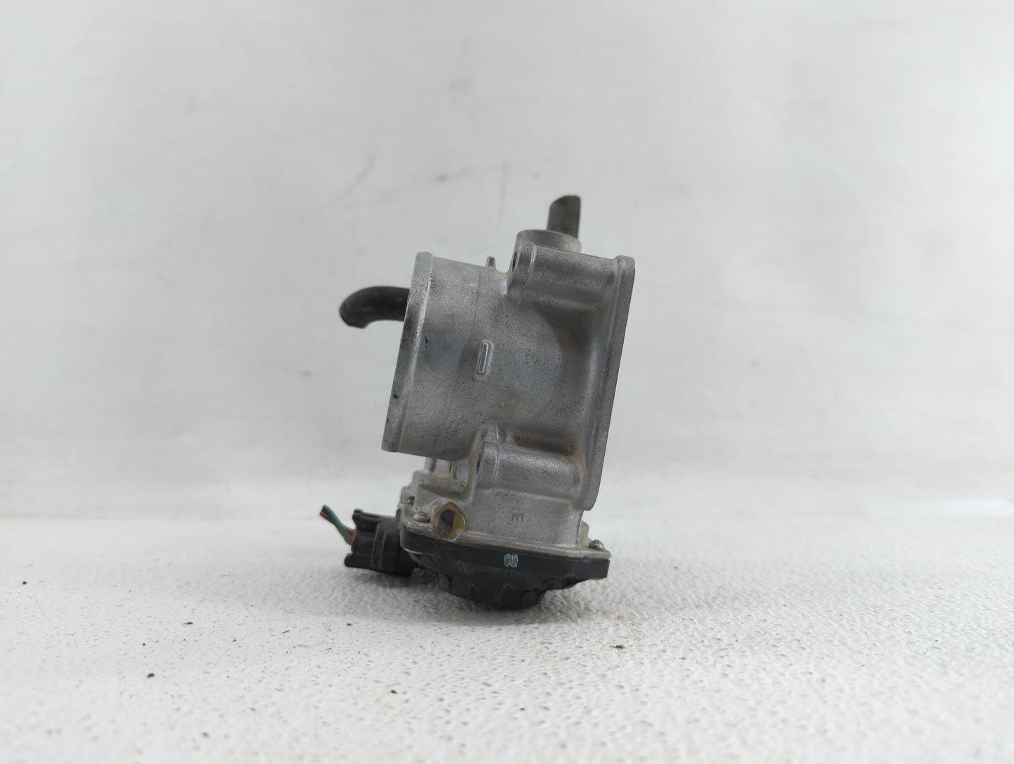 2013-2019 Nissan Sentra Throttle Body P/N:3RA60-01 C 3RA60-01 E, 3RA60-01 D Fits Fits 2013 2014 2015 2016 2017 2018 2019 OEM
