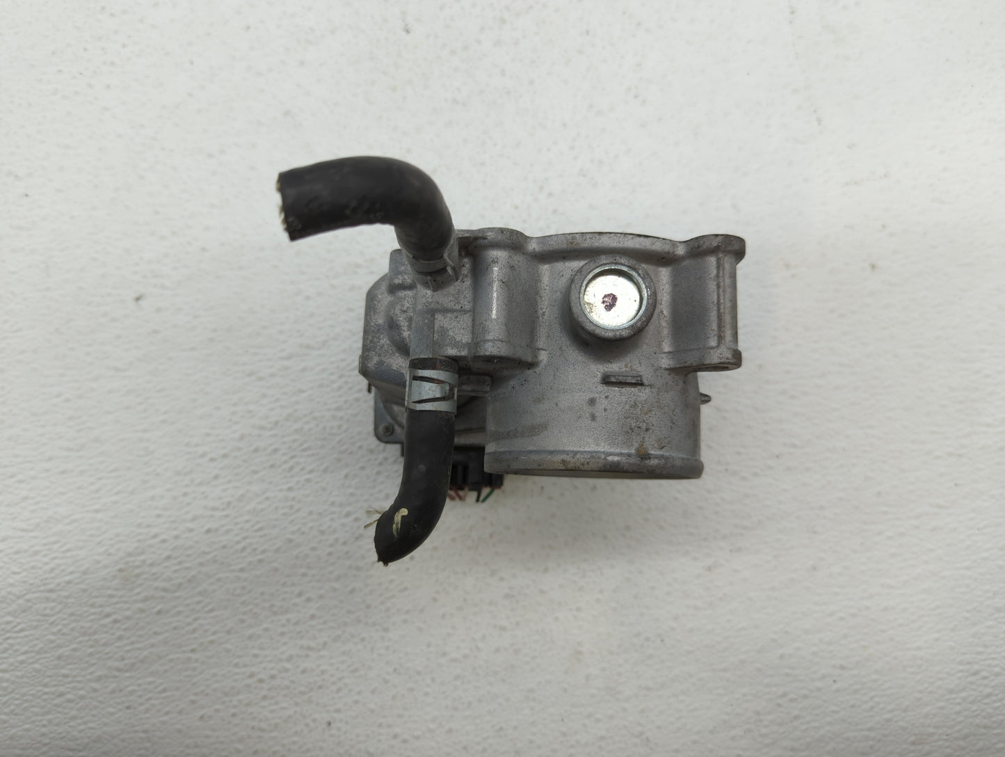 2013-2019 Nissan Sentra Throttle Body P/N:3RA60-01 C 3RA60-01 E, 3RA60-01 D Fits Fits 2013 2014 2015 2016 2017 2018 2019 OEM