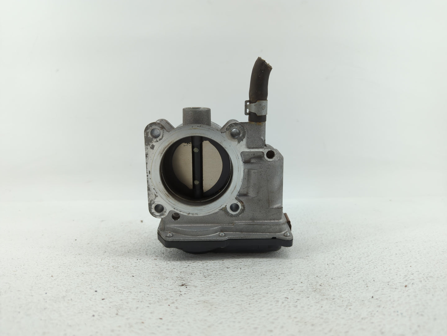 2013-2019 Nissan Sentra Throttle Body P/N:3RA60-01 C 3RA60-01 E, 3RA60-01 D Fits Fits 2013 2014 2015 2016 2017 2018 2019 OEM