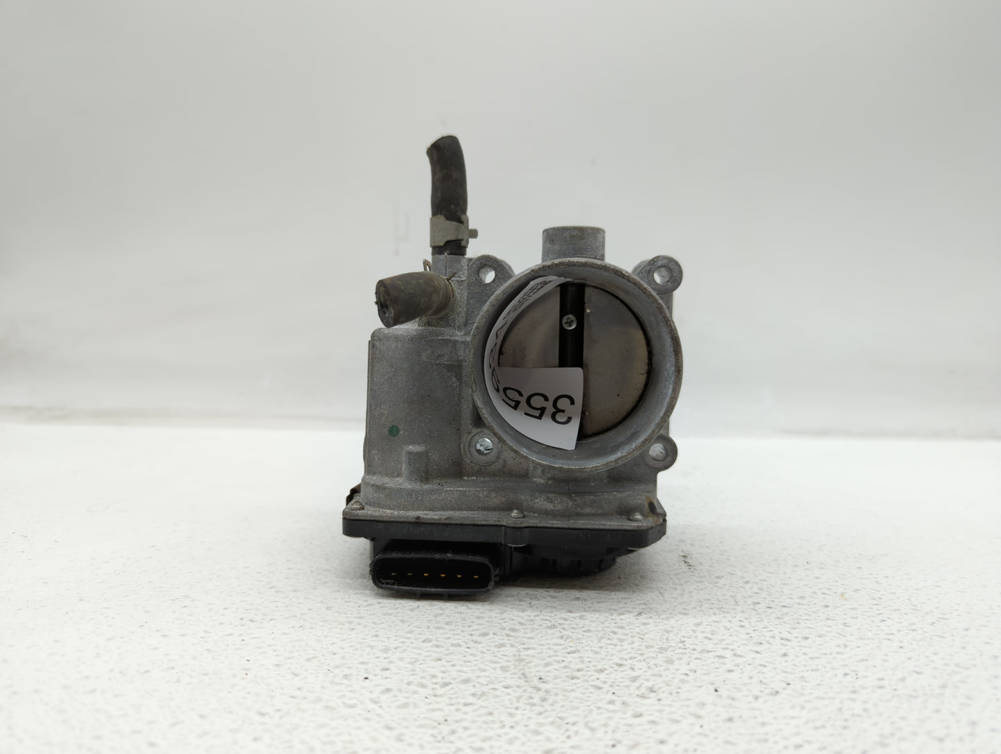 2013-2019 Nissan Sentra Throttle Body P/N:3RA60-01 C 3RA60-01 E, 3RA60-01 D Fits Fits 2013 2014 2015 2016 2017 2018 2019 OEM