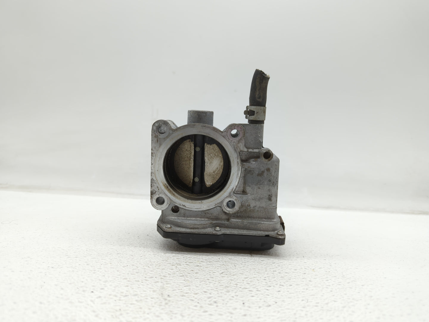 2013-2019 Nissan Sentra Throttle Body P/N:3RA60-01 C 3RA60-01 E, 3RA60-01 D Fits Fits 2013 2014 2015 2016 2017 2018 2019 OEM
