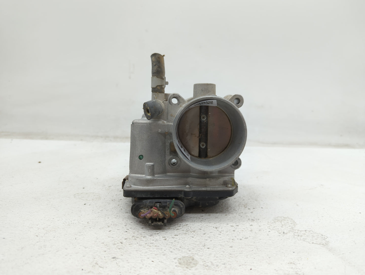 2013-2019 Nissan Sentra Throttle Body P/N:3RA60-01 C 3RA60-01 E, 3RA60-01 D Fits Fits 2013 2014 2015 2016 2017 2018 2019 OEM