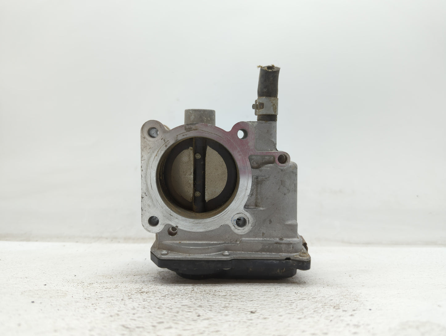 2013-2019 Nissan Sentra Throttle Body P/N:3RA60-01 C 3RA60-01 E, 3RA60-01 D Fits Fits 2013 2014 2015 2016 2017 2018 2019 OEM