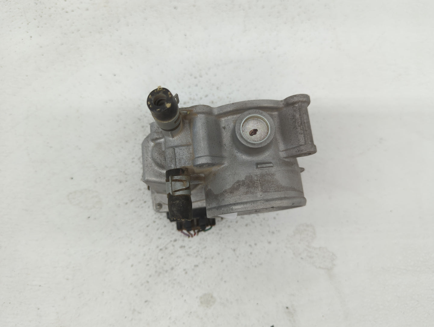 2013-2019 Nissan Sentra Throttle Body P/N:3RA60-01 C 3RA60-01 E, 3RA60-01 D Fits Fits 2013 2014 2015 2016 2017 2018 2019 OEM