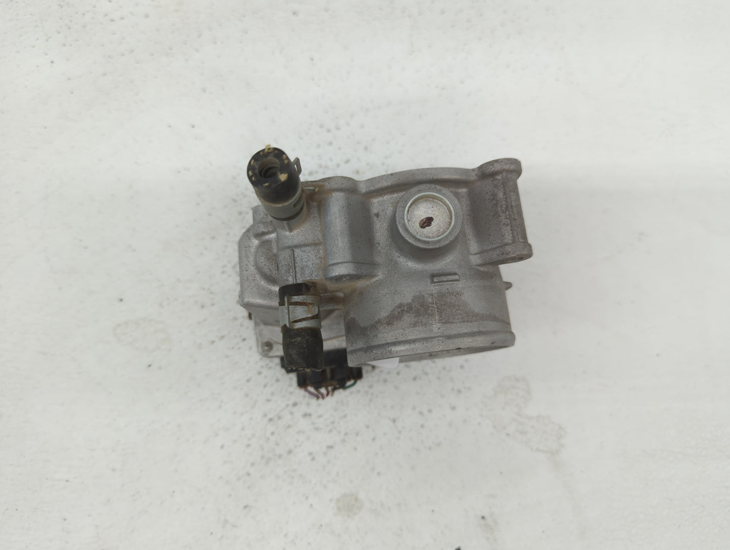 2013-2019 Nissan Sentra Throttle Body P/N:3RA60-01 C 3RA60-01 E, 3RA60-01 D Fits Fits 2013 2014 2015 2016 2017 2018 2019 OEM