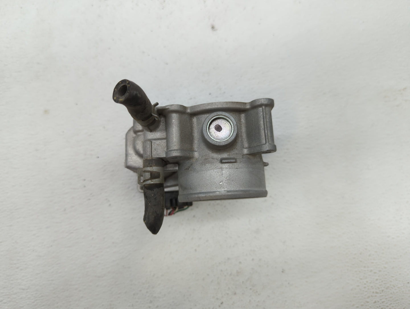 2013-2019 Nissan Sentra Throttle Body P/N:3RA60-01 C 3RA60-01 E, 3RA60-01 D Fits Fits 2013 2014 2015 2016 2017 2018 2019 OEM