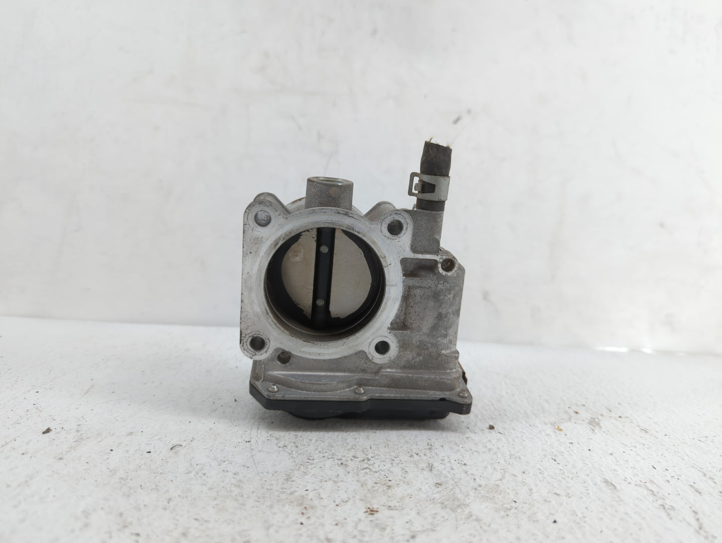 2013-2019 Nissan Sentra Throttle Body P/N:3RA60-01 C 3RA60-01 E, 3RA60-01 D Fits Fits 2013 2014 2015 2016 2017 2018 2019 OEM