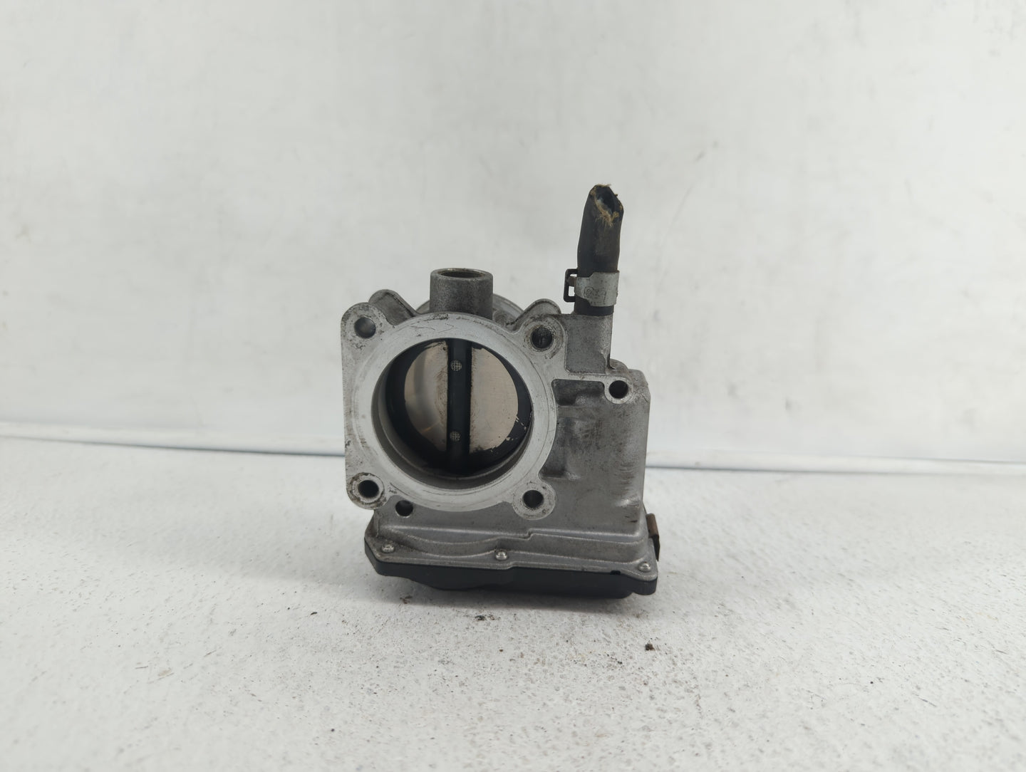 2013-2019 Nissan Sentra Throttle Body P/N:3RA60-01 C 3RA60-01 E, 3RA60-01 D Fits Fits 2013 2014 2015 2016 2017 2018 2019 OEM