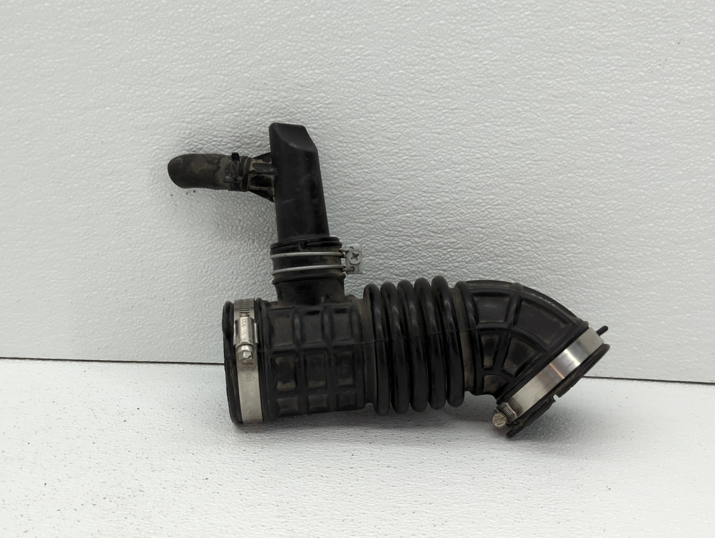 2017 Nissan Sentra Air Cleaner Intake-duct Hose Tube - Oemusedautoparts1.com