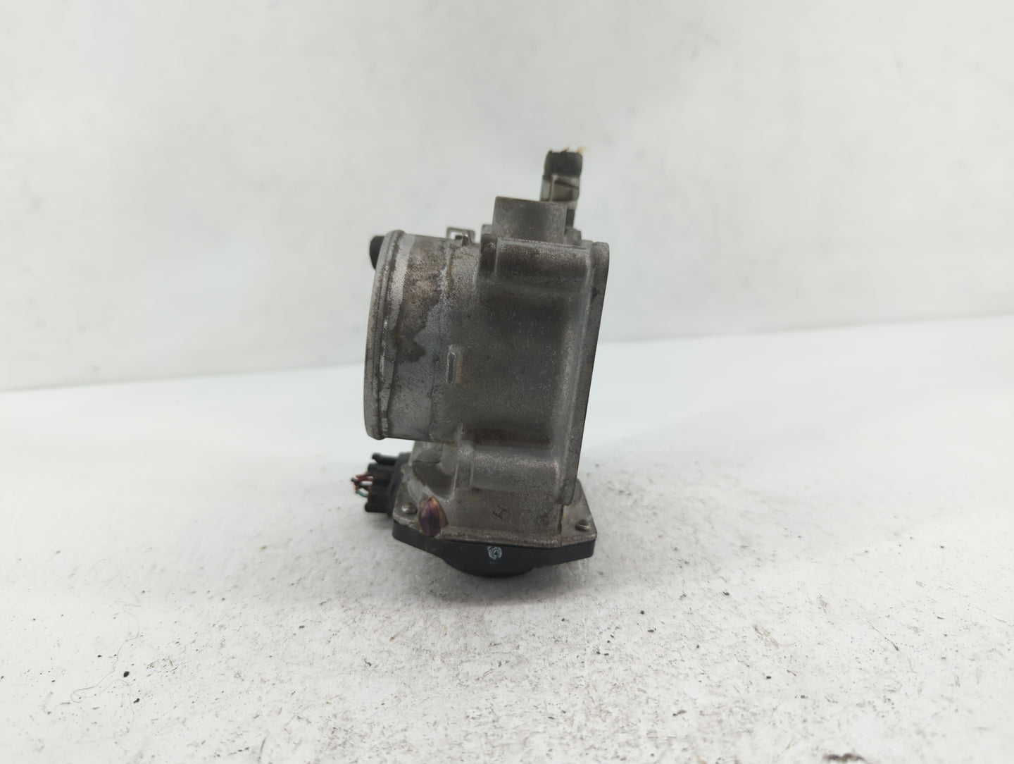 2013-2019 Nissan Sentra Throttle Body P/N:3RA60-01 C 3RA60-01 E, 3RA60-01 D Fits Fits 2013 2014 2015 2016 2017 2018 2019 OEM