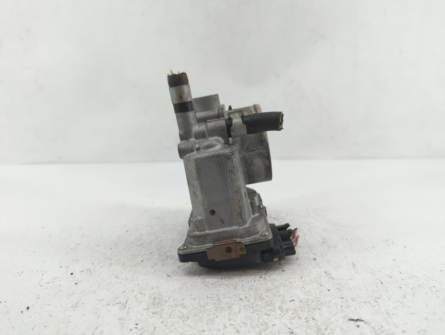 2013-2019 Nissan Sentra Throttle Body P/N:3RA60-01 C 3RA60-01 E, 3RA60-01 D Fits Fits 2013 2014 2015 2016 2017 2018 2019 OEM