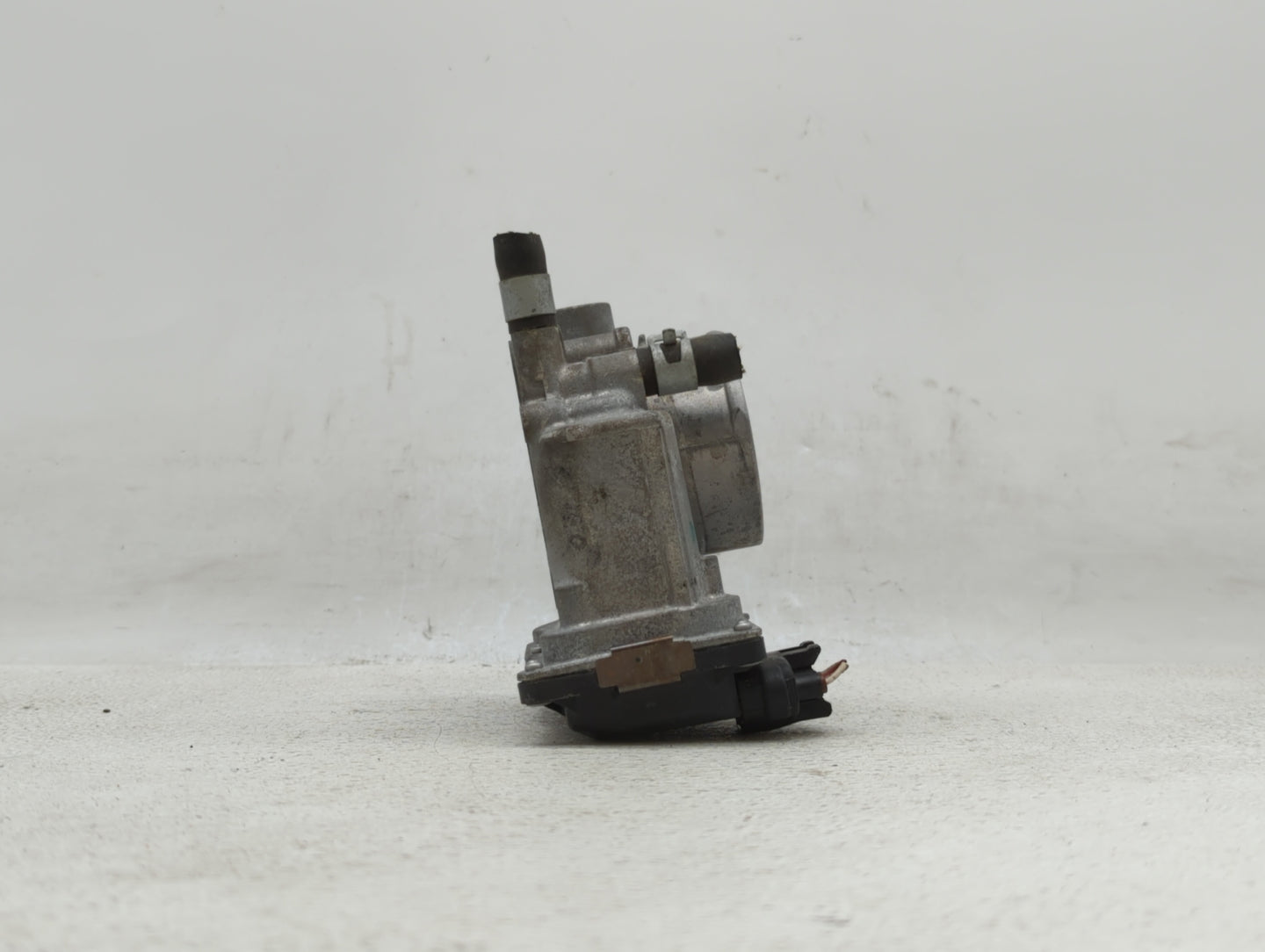 2013-2019 Nissan Sentra Throttle Body P/N:3RA60-01 C 3RA60-01 E, 3RA60-01 D Fits Fits 2013 2014 2015 2016 2017 2018 2019 OEM