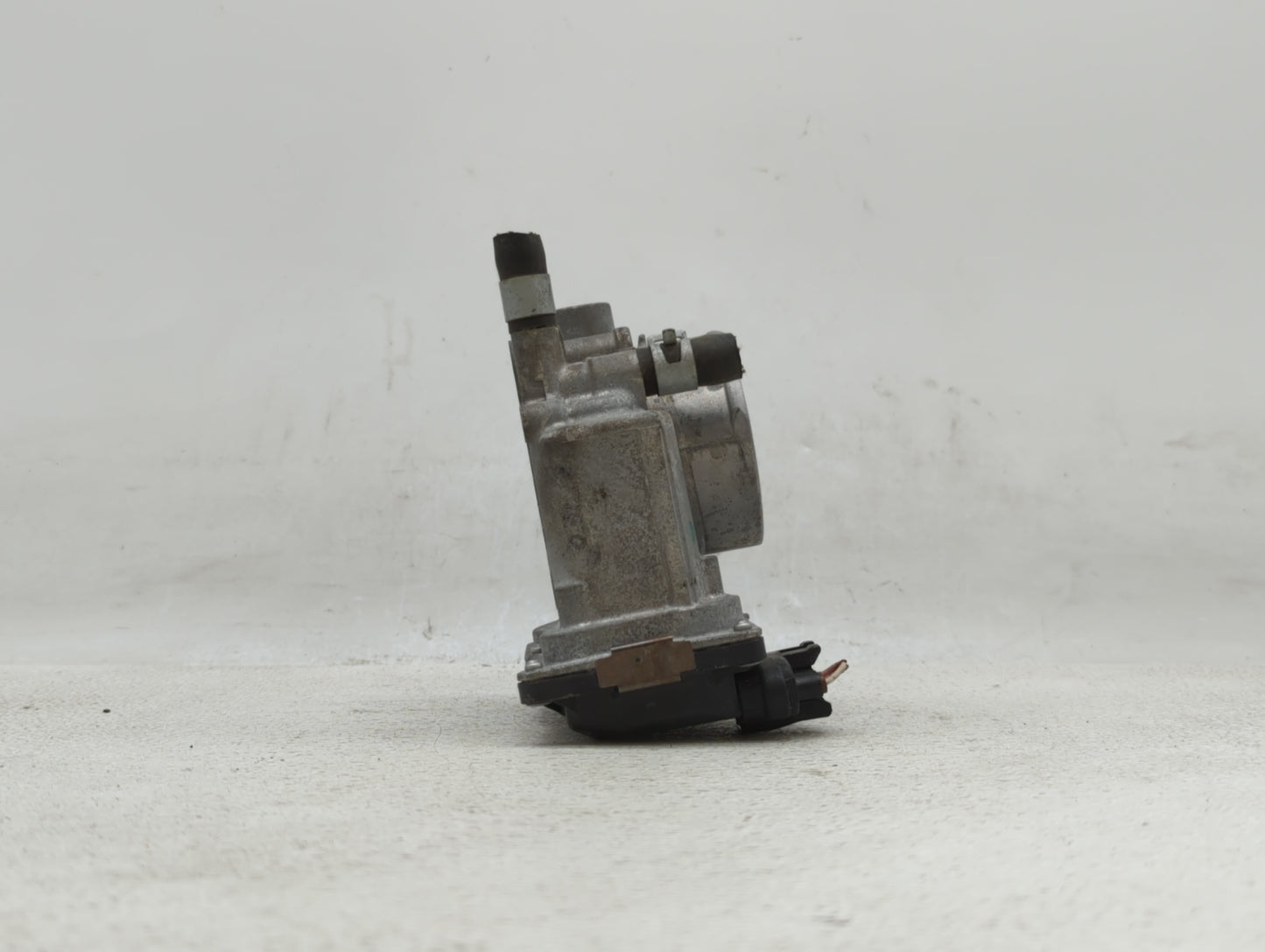 2013-2019 Nissan Sentra Throttle Body P/N:3RA60-01 C 3RA60-01 E, 3RA60-01 D Fits Fits 2013 2014 2015 2016 2017 2018 2019 OEM