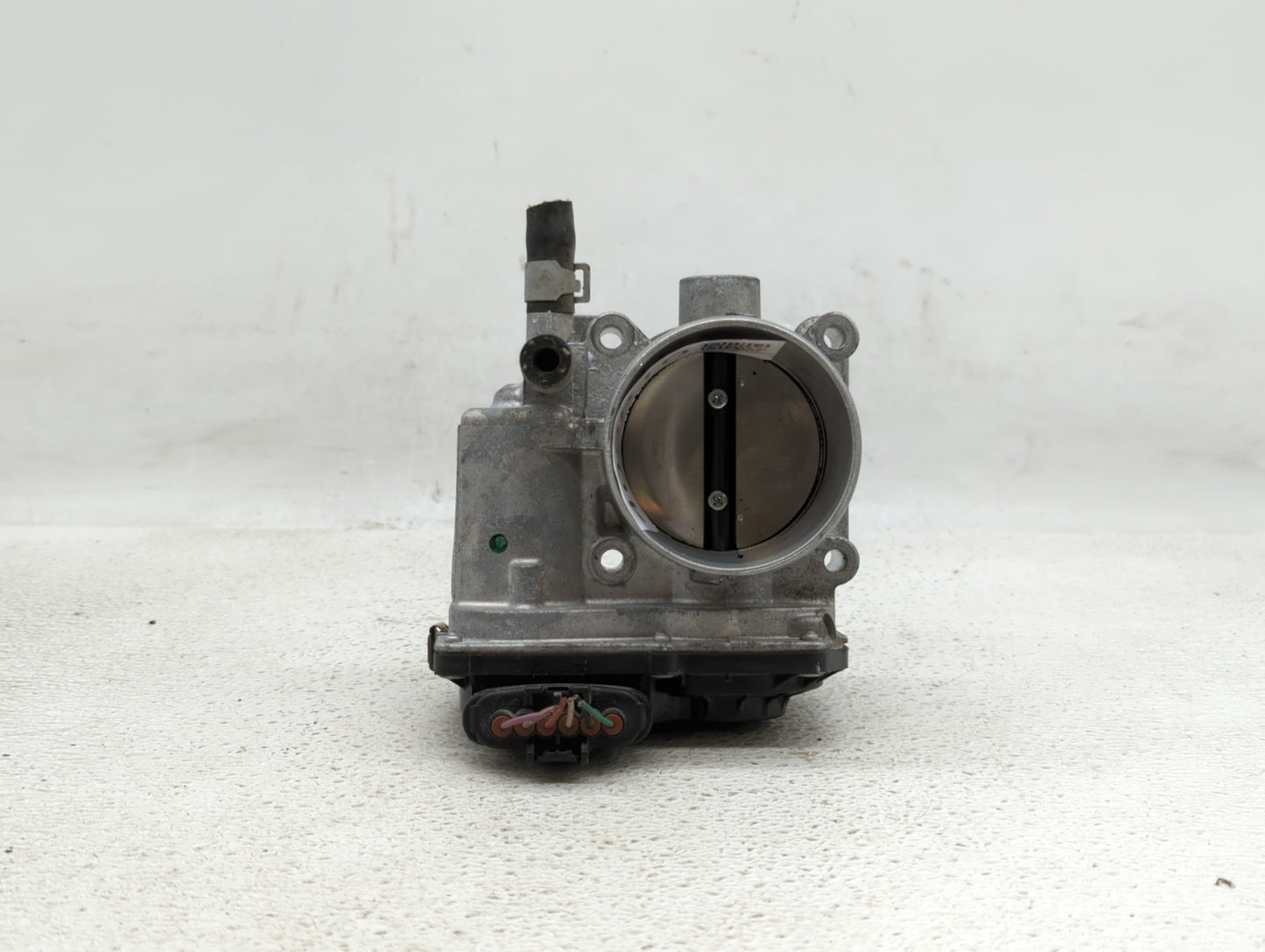 2013-2019 Nissan Sentra Throttle Body P/N:3RA60-01 C 3RA60-01 E, 3RA60-01 D Fits Fits 2013 2014 2015 2016 2017 2018 2019 OEM