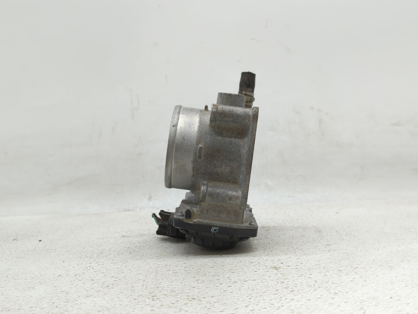 2013-2019 Nissan Sentra Throttle Body P/N:3RA60-01 C 3RA60-01 E, 3RA60-01 D Fits Fits 2013 2014 2015 2016 2017 2018 2019 OEM