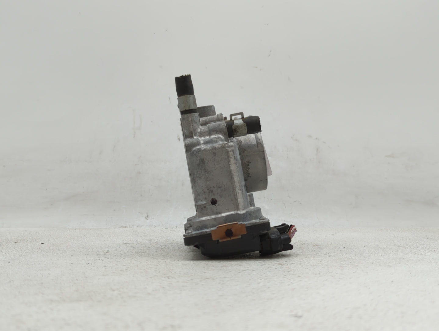 2013-2019 Nissan Sentra Throttle Body P/N:3RA60-01 C 3RA60-01 E, 3RA60-01 D Fits Fits 2013 2014 2015 2016 2017 2018 2019 OEM