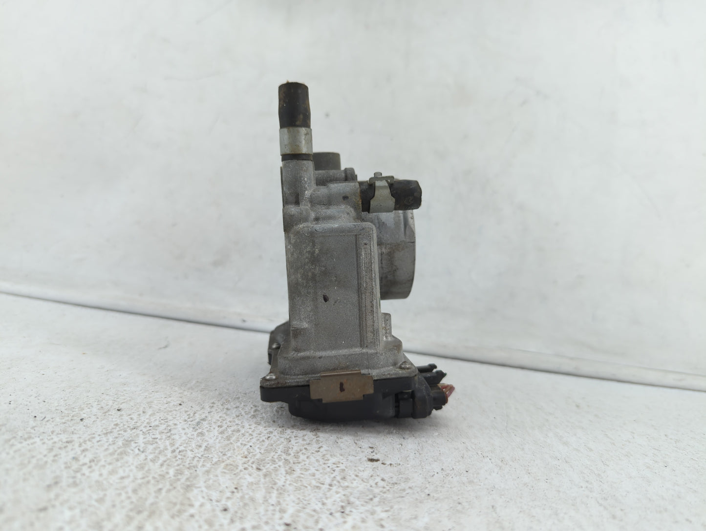 2013-2019 Nissan Sentra Throttle Body P/N:3RA60-01 C 3RA60-01 E, 3RA60-01 D Fits Fits 2013 2014 2015 2016 2017 2018 2019 OEM