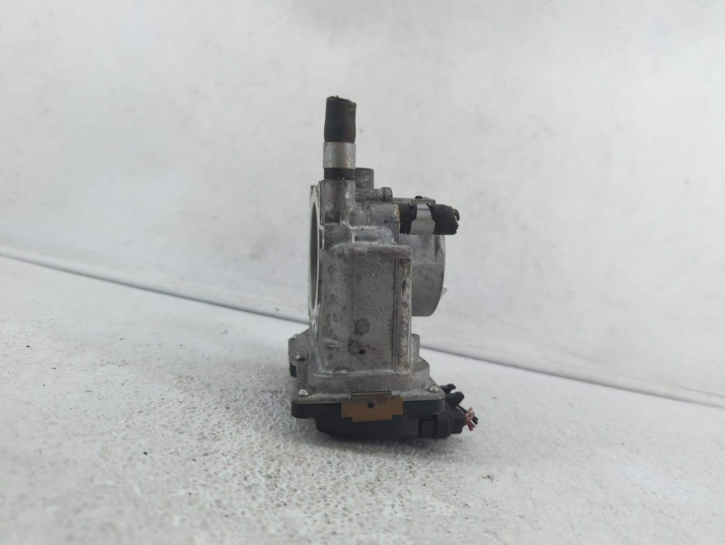 2013-2019 Nissan Sentra Throttle Body P/N:3RA60-01 C 3RA60-01 E, 3RA60-01 D Fits Fits 2013 2014 2015 2016 2017 2018 2019 OEM