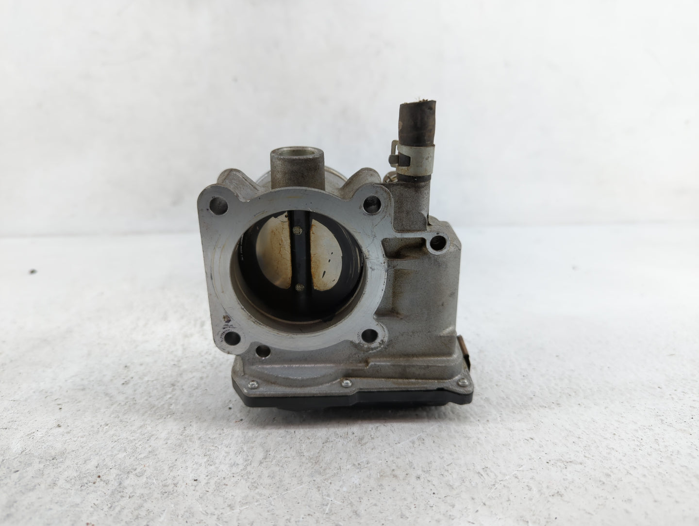 2013-2019 Nissan Sentra Throttle Body P/N:3RA60-01 C 3RA60-01 E, 3RA60-01 D Fits Fits 2013 2014 2015 2016 2017 2018 2019 OEM