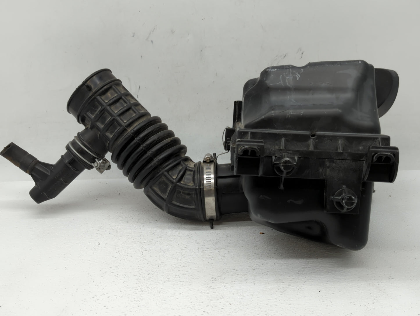 2017 Nissan Sentra Air Cleaner Intake-duct Hose Tube - Oemusedautoparts1.com