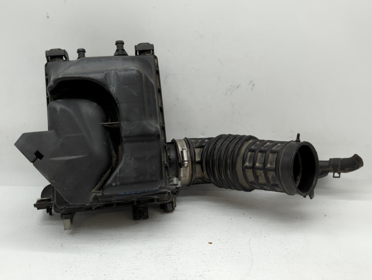 2017 Nissan Sentra Air Cleaner Intake-duct Hose Tube - Oemusedautoparts1.com