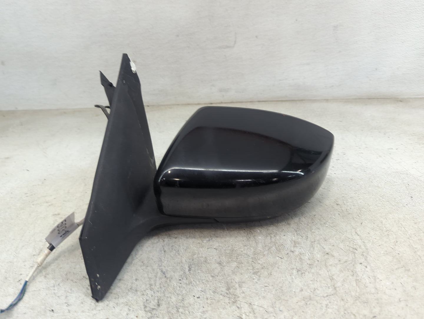2016-2019 Nissan Sentra Driver Side View Mirror - Left Door Mirror OEM Used - Oemusedautoparts1.com