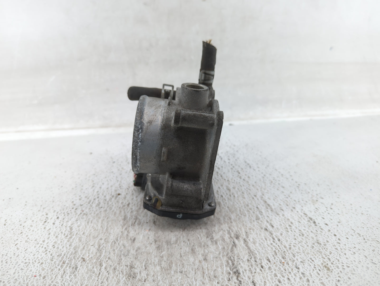 2013-2019 Nissan Sentra Throttle Body P/N:3RA60-01 C 3RA60-01 Fits Fits 2013 2014 2015 2016 2017 2018 2019 OEM Used Auto Par