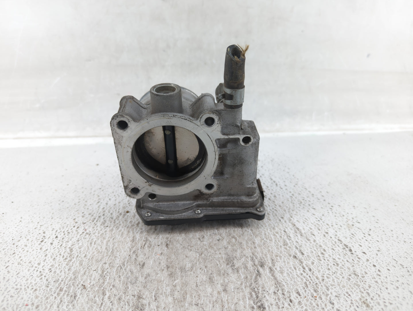 2013-2019 Nissan Sentra Throttle Body P/N:3RA60-01 C 3RA60-01 Fits Fits 2013 2014 2015 2016 2017 2018 2019 OEM Used Auto Par