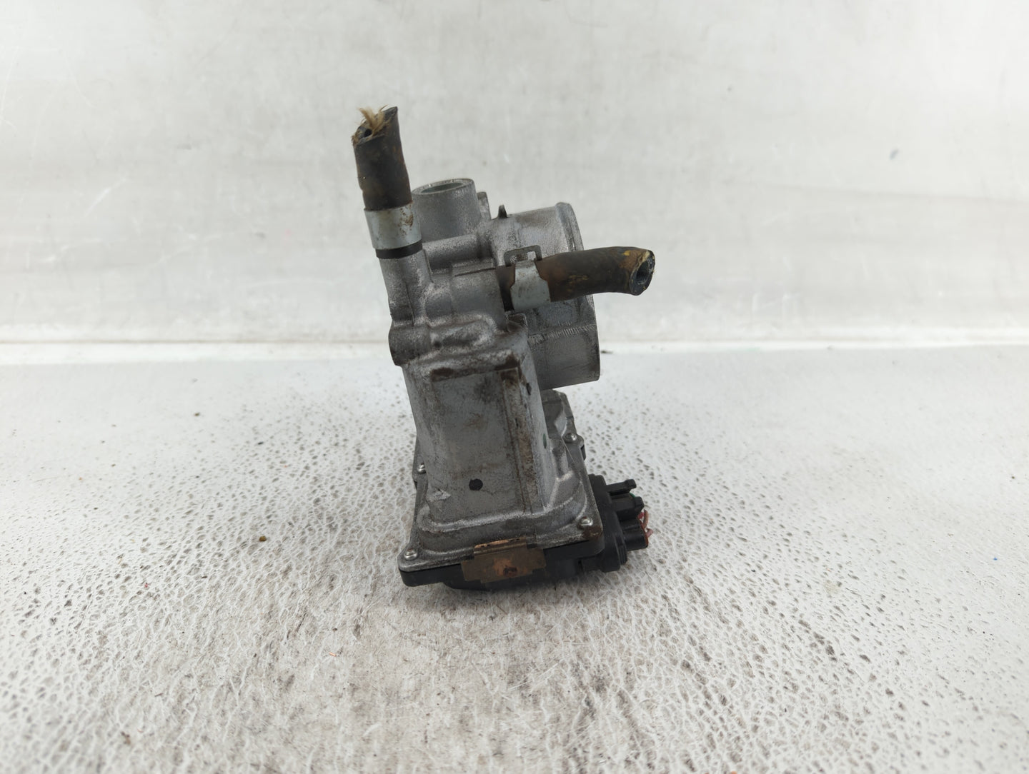 2013-2019 Nissan Sentra Throttle Body P/N:3RA60-01 C 3RA60-01 Fits Fits 2013 2014 2015 2016 2017 2018 2019 OEM Used Auto Par