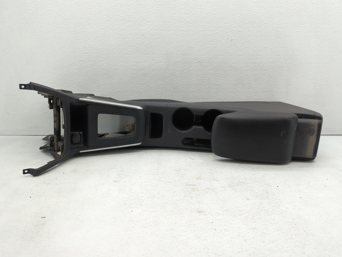 2017 Nissan Sentra Center Floor Console P/N:969RA 4FU0A 96910 4FU0A Fits OEM Used Auto Parts - Oemusedautoparts1.com