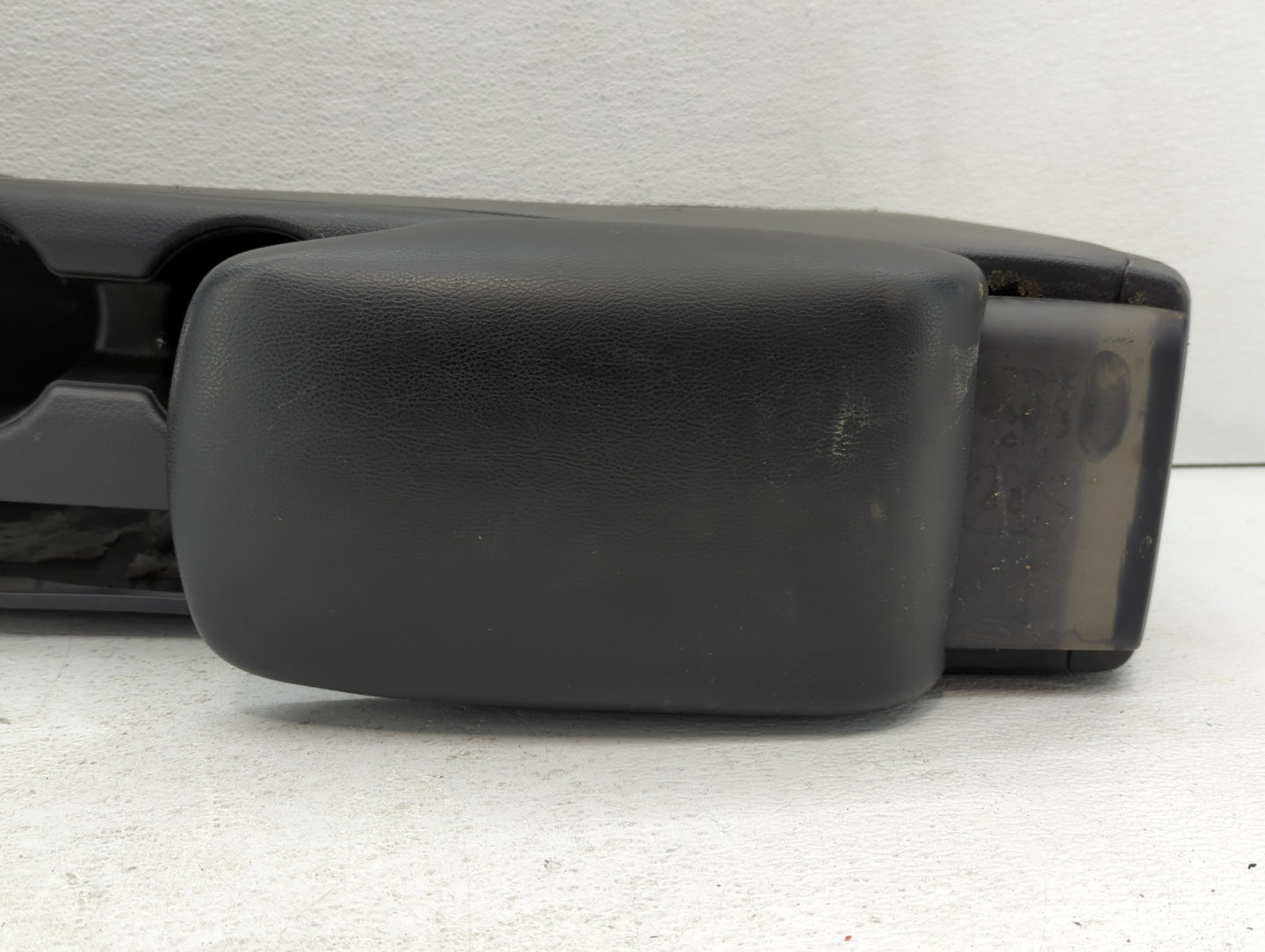 2017 Nissan Sentra Center Floor Console P/N:969RA 4FU0A 96910 4FU0A Fits OEM Used Auto Parts - Oemusedautoparts1.com