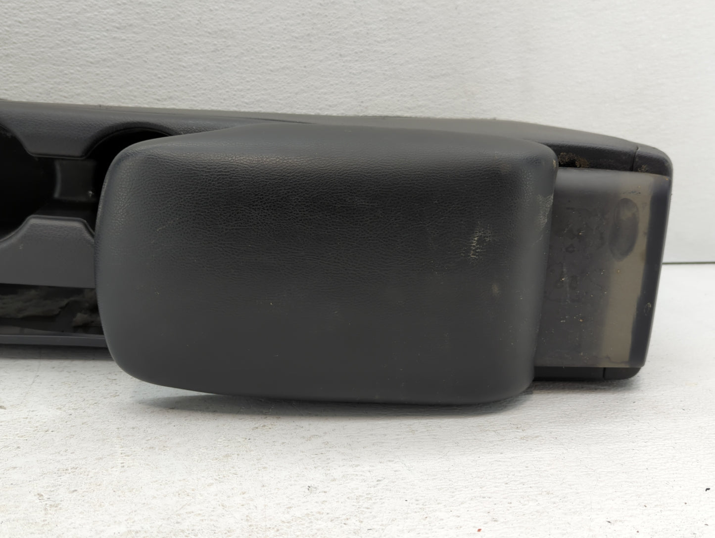 2017 Nissan Sentra Center Floor Console P/N:969RA 4FU0A 96910 4FU0A Fits OEM Used Auto Parts - Oemusedautoparts1.com