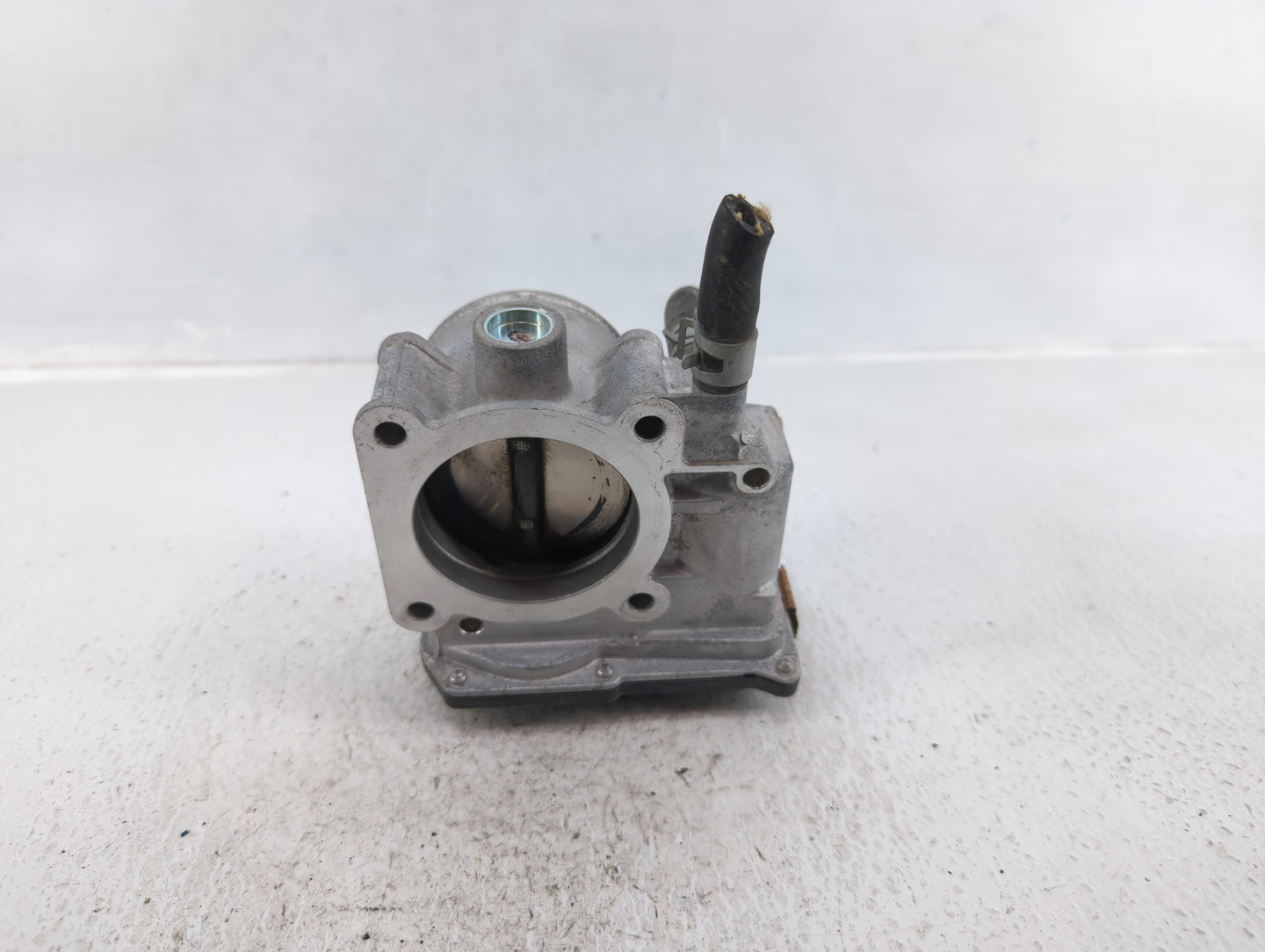 2013-2019 Nissan Sentra Throttle Body P/N:3RA60-01 C Fits Fits 2013 2014 2015 2016 2017 2018 2019 OEM Used Auto Parts - Oemu