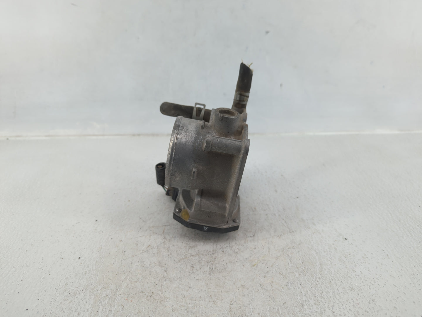 2013-2019 Nissan Sentra Throttle Body P/N:3RA60-01 A 3RA60-01 Fits Fits 2013 2014 2015 2016 2017 2018 2019 OEM Used Auto Par