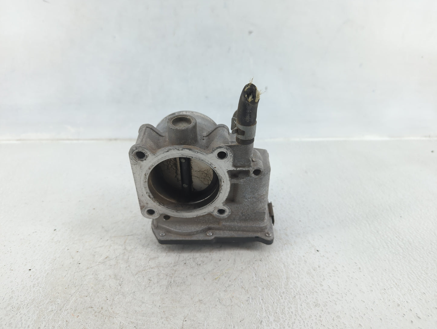 2013-2019 Nissan Sentra Throttle Body P/N:3RA60-01 A 3RA60-01 Fits Fits 2013 2014 2015 2016 2017 2018 2019 OEM Used Auto Par