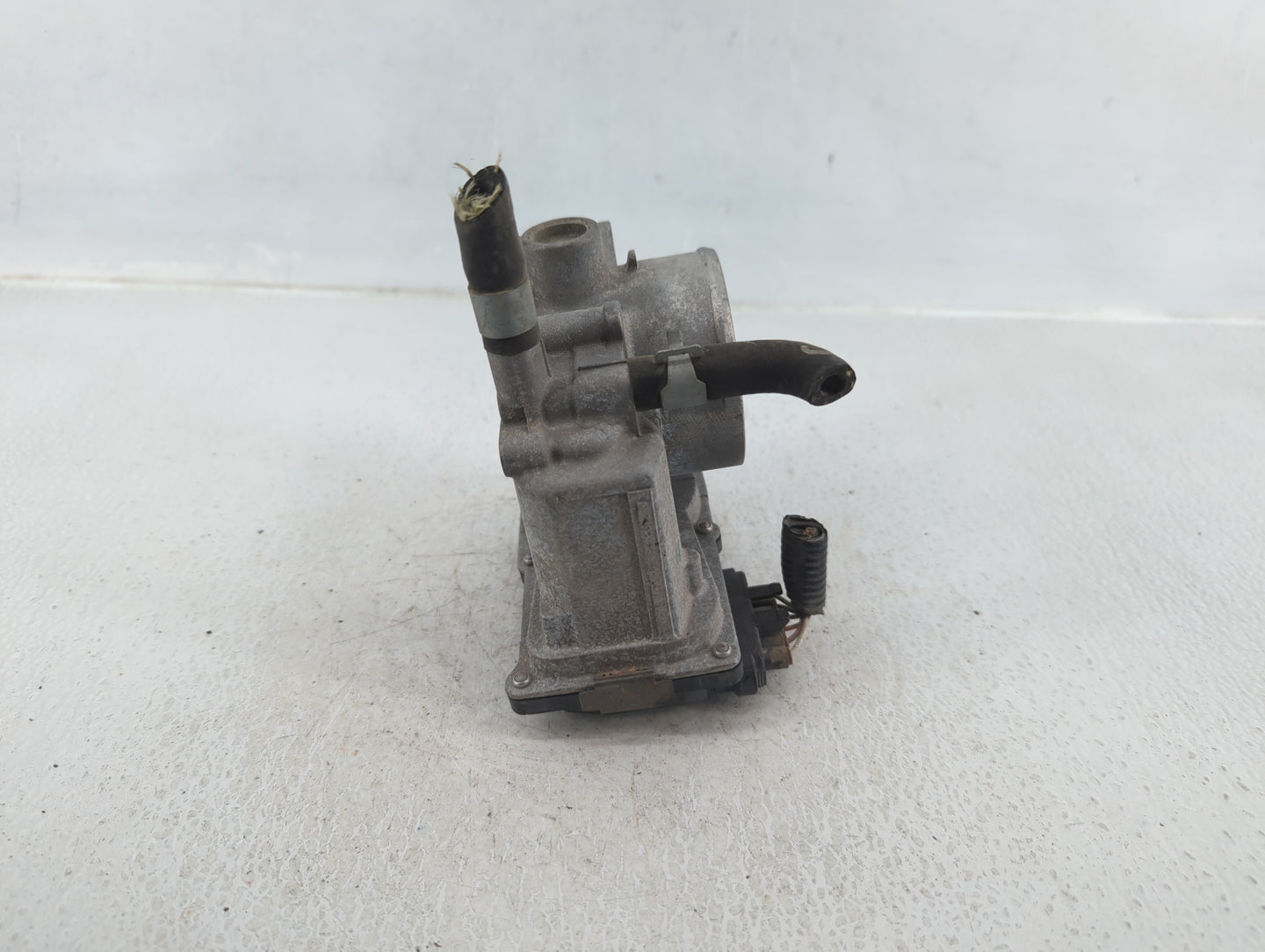 2013-2019 Nissan Sentra Throttle Body P/N:3RA60-01 A 3RA60-01 Fits Fits 2013 2014 2015 2016 2017 2018 2019 OEM Used Auto Par