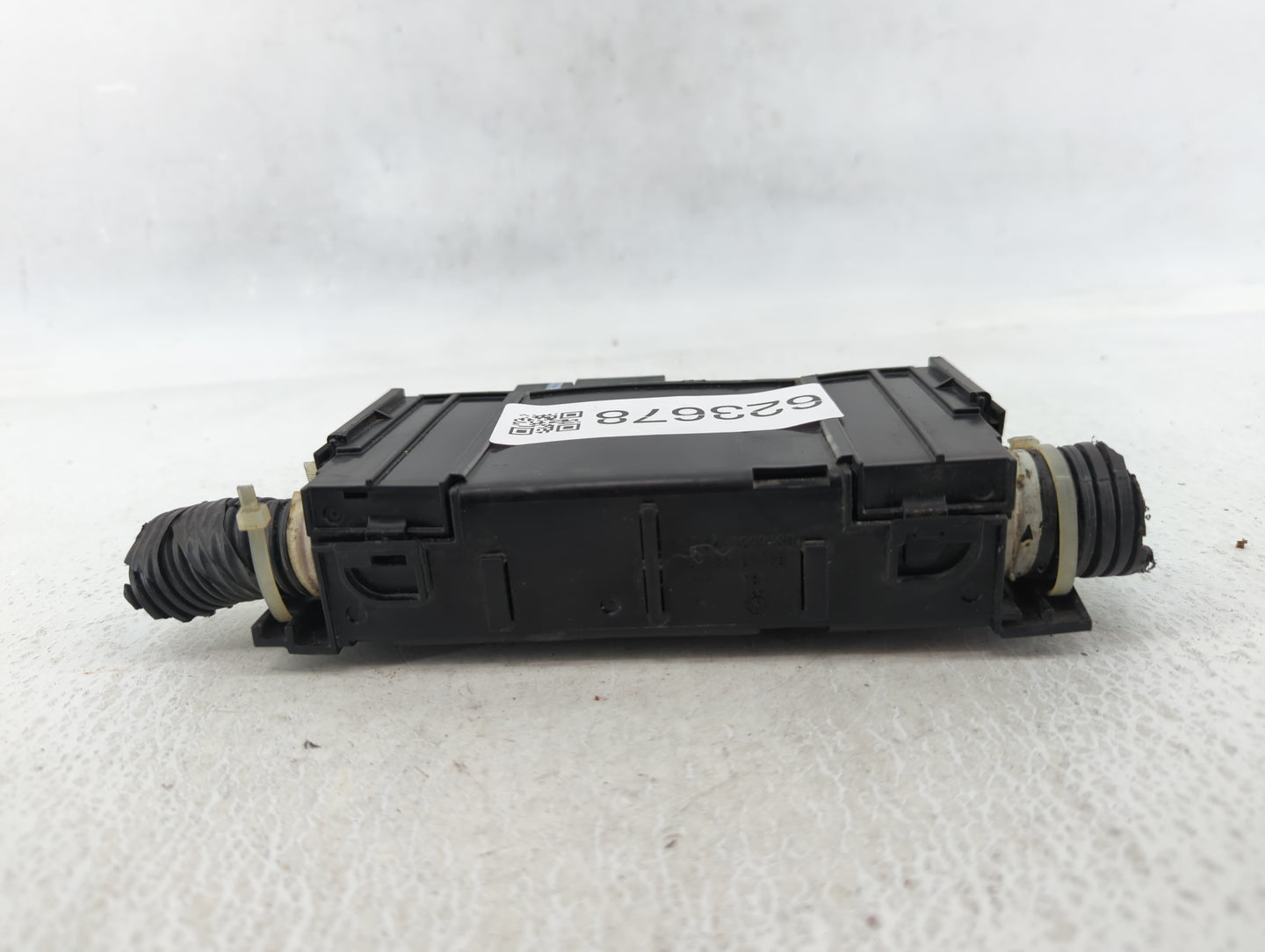 2013-2019 Nissan Sentra Fusebox Fuse Box Panel Relay Module P/N:7154-7223-30 284B7-3SG1A Fits OEM Used Auto Parts - Oemuseda
