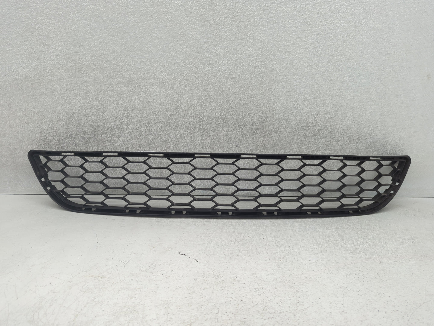 2016-2019 Nissan Sentra Front Grille Bumper Not Included - Oemusedautoparts1.com