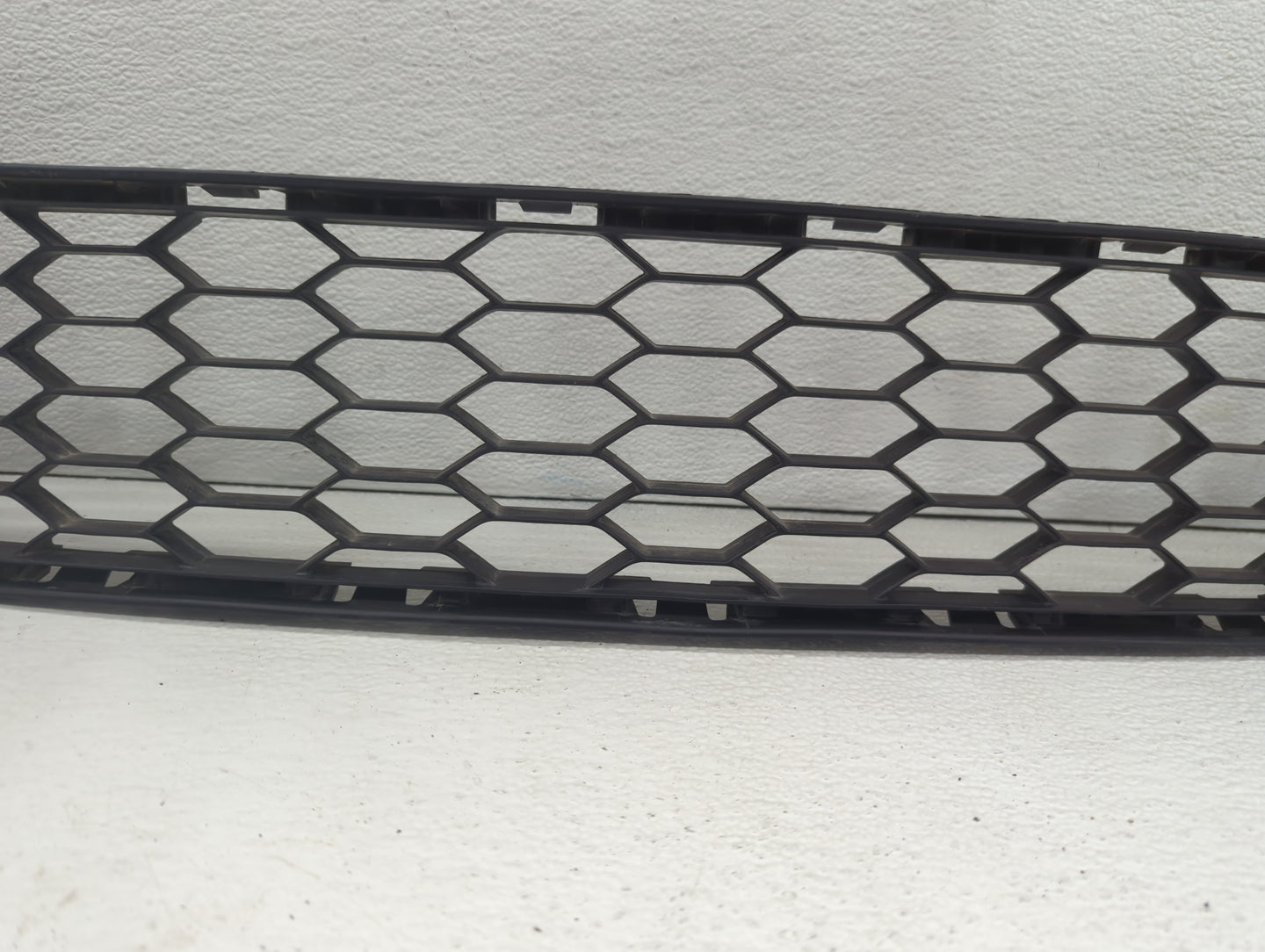 2016-2019 Nissan Sentra Front Grille Bumper Not Included - Oemusedautoparts1.com