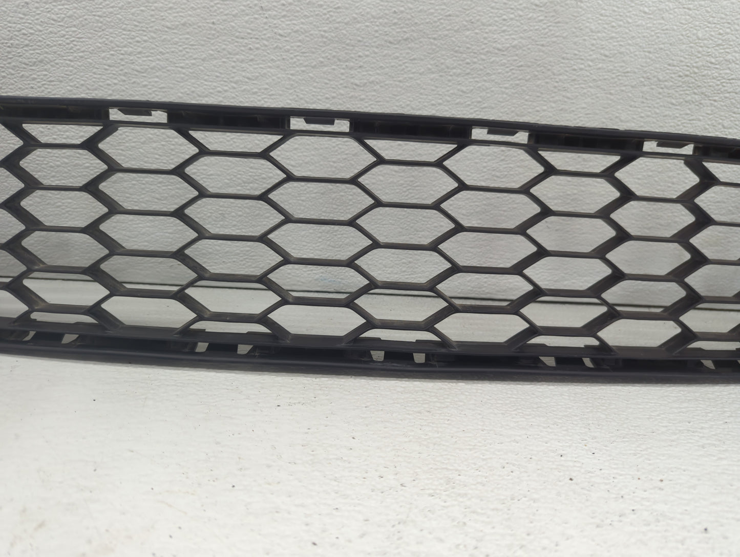2016-2019 Nissan Sentra Front Grille Bumper Not Included - Oemusedautoparts1.com