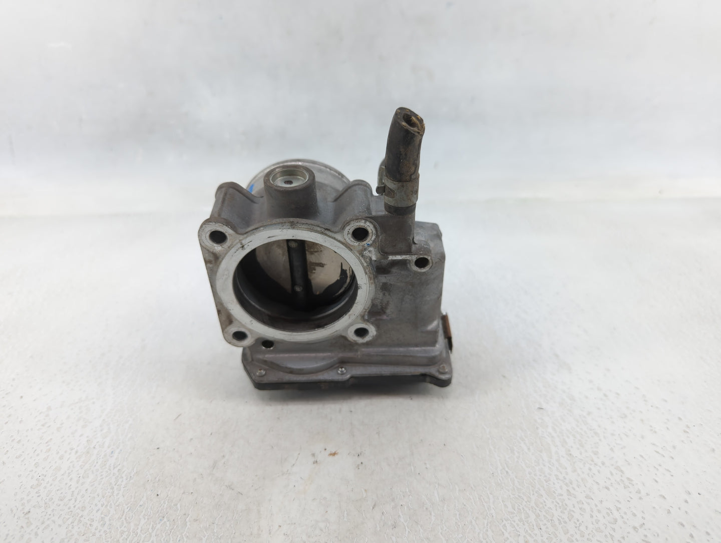 2013-2019 Nissan Sentra Throttle Body P/N:3RA60-01 B Fits Fits 2013 2014 2015 2016 2017 2018 2019 OEM Used Auto Parts - Oemu
