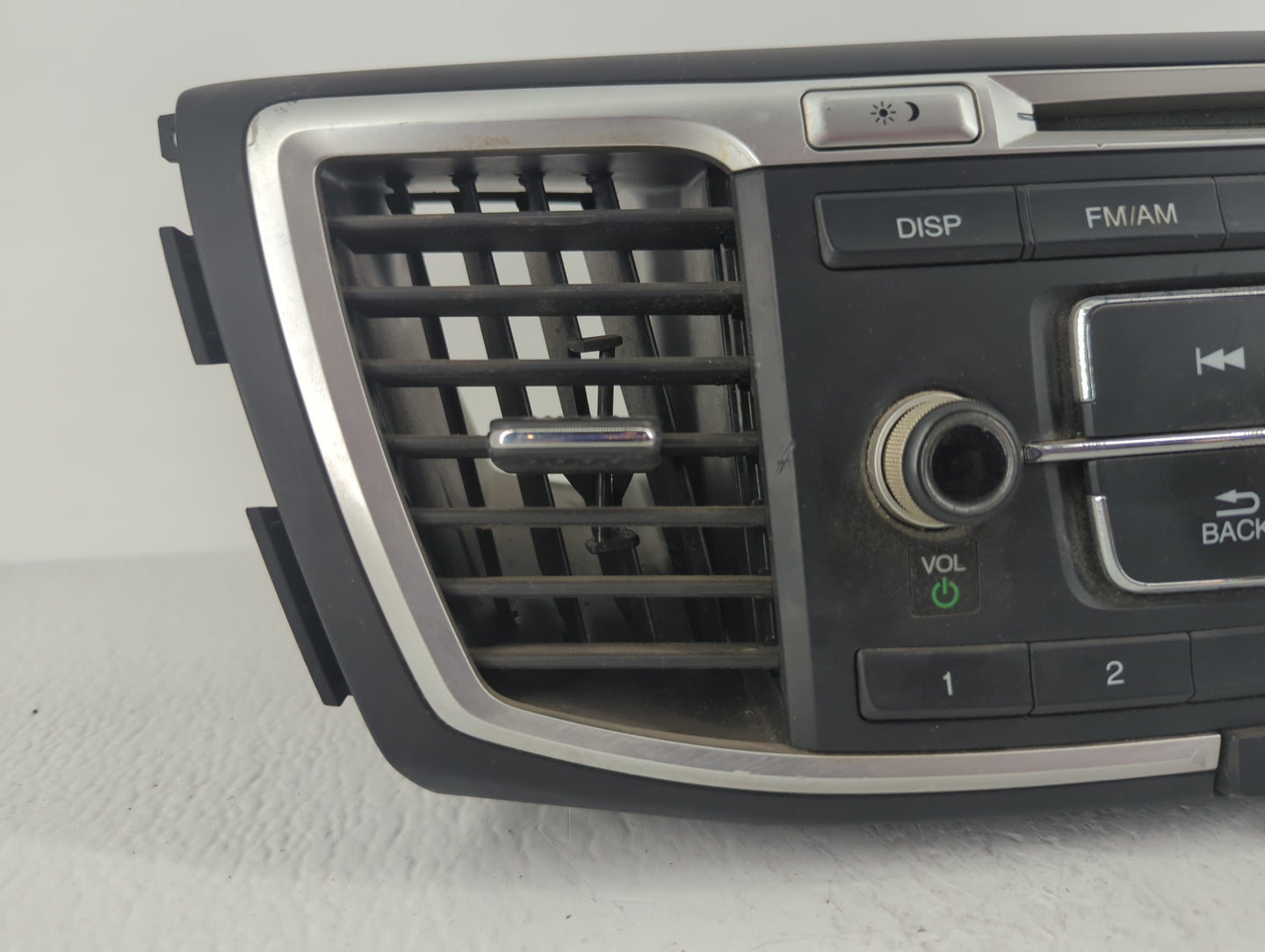 2017-2019 Nissan Sentra Am Fm Cd Player Radio Receiver - Oemusedautoparts1.com